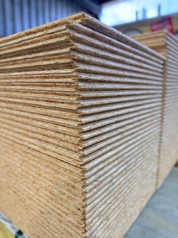 OSB platen 18 mm 59 x 244 cm rondom mes/groef scherpe prijs beschikbaar voor biedingen