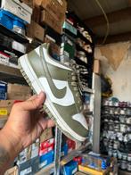 Nike Dunk Low Olive 38, Ophalen of Verzenden, Groen, Sneakers of Gympen, Zo goed als nieuw
