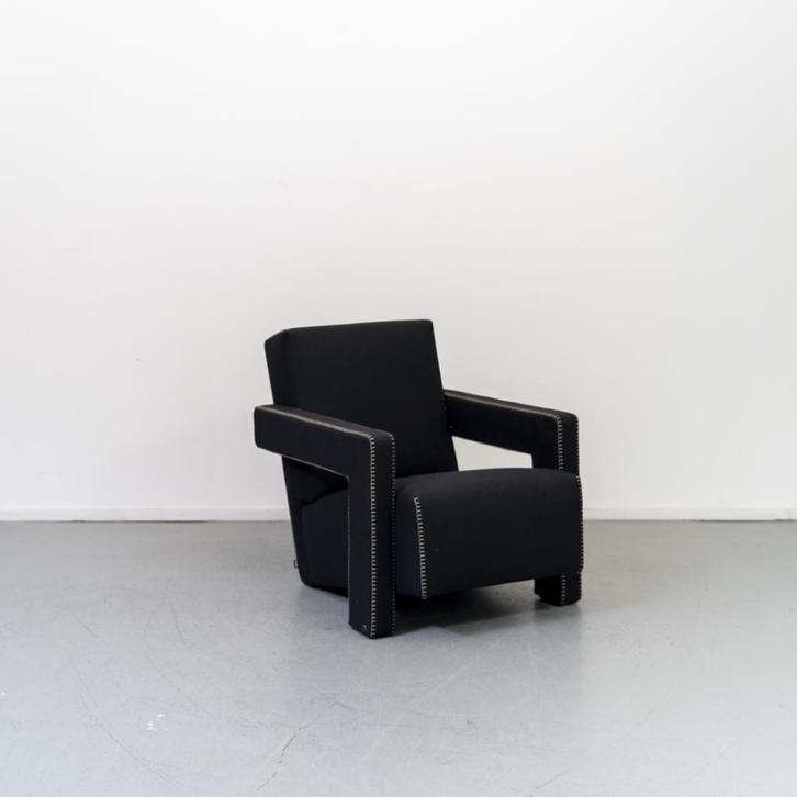 2x Cassina Utrecht G Rietveld 637 Stoel Zwart – Stof, Huis en Inrichting, Fauteuils, Nieuw, Ophalen of Verzenden
