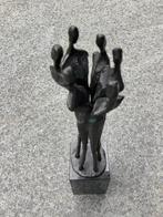 Schouder aan schouder - Corry Ammerlaan-Niekerk, Verzamelen, Beelden en Beeldjes, Ophalen, Mens