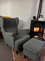 Oorfauteuil Strandmon Ikea grijs incl. hocker (poef), Huis en Inrichting, Fauteuils, Ophalen of Verzenden, Zo goed als nieuw