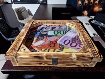 Dobbelbak - Dobbelsteen - Poker - Casino - Dobbel bak beschikbaar voor biedingen