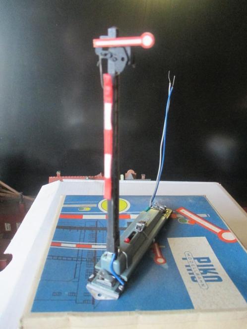 enkel mechanisch/daglicht-signaal MET LED van DDR VEB Piko,, Hobby en Vrije tijd, Modeltreinen | H0, Nieuw, Gelijkstroom, Piko