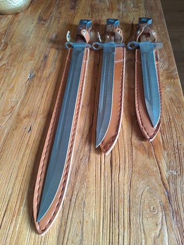 Nieuwe Megaset 3 Stuks AK Bajonetten beschikbaar voor biedingen