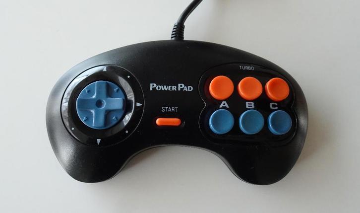Power Pad 6 Button Turbo Controller voor Sega Mega Drive, Spelcomputers en Games, Games | Sega, Zo goed als nieuw, Mega Drive