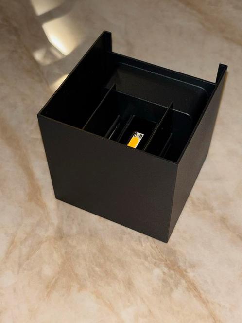 LED Wandlamp Kubus, Huis en Inrichting, Lampen | Wandlampen, Nieuw, Metaal, Ophalen of Verzenden