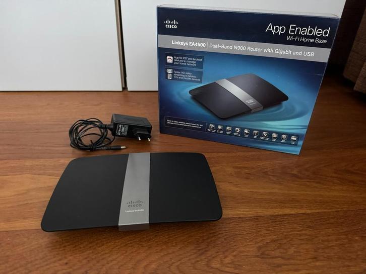 Linksys EA4500 dual-band N900 router, Computers en Software, Routers en Modems, Zo goed als nieuw, Router, Ophalen of Verzenden
