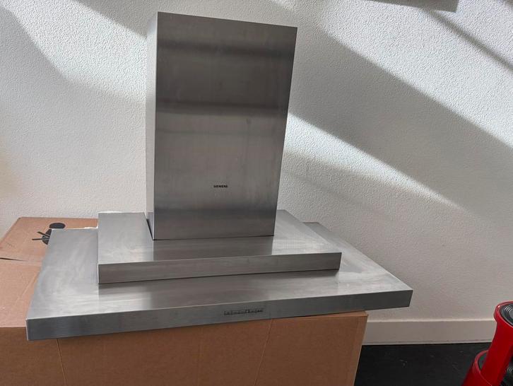 Siemens afzuigkap, Witgoed en Apparatuur, Afzuigkappen, Zo goed als nieuw, Vrijstaand, Wandschouwkap, 600 tot 800 m³ per uur, Motor