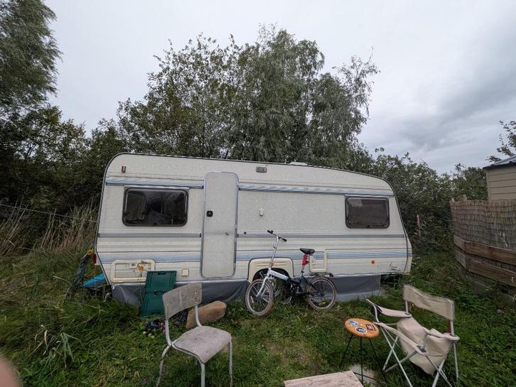 Wilk De Luxe 500-100 bj: 1994, Caravans en Kamperen, Caravans, Particulier, tot en met 4, 750 - 1000 kg, Rondzit, Wilk, 6 tot 7 meter