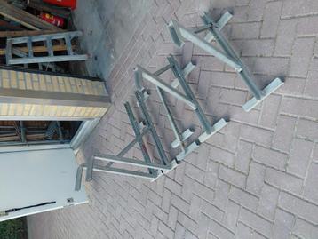 Ladder steunen opleggers.  beschikbaar voor biedingen