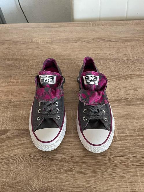 Gave grijs/paarse lage gympen bloem dubbele flap All star 38, Kleding | Dames, Schoenen, Zo goed als nieuw, Sneakers of Gympen