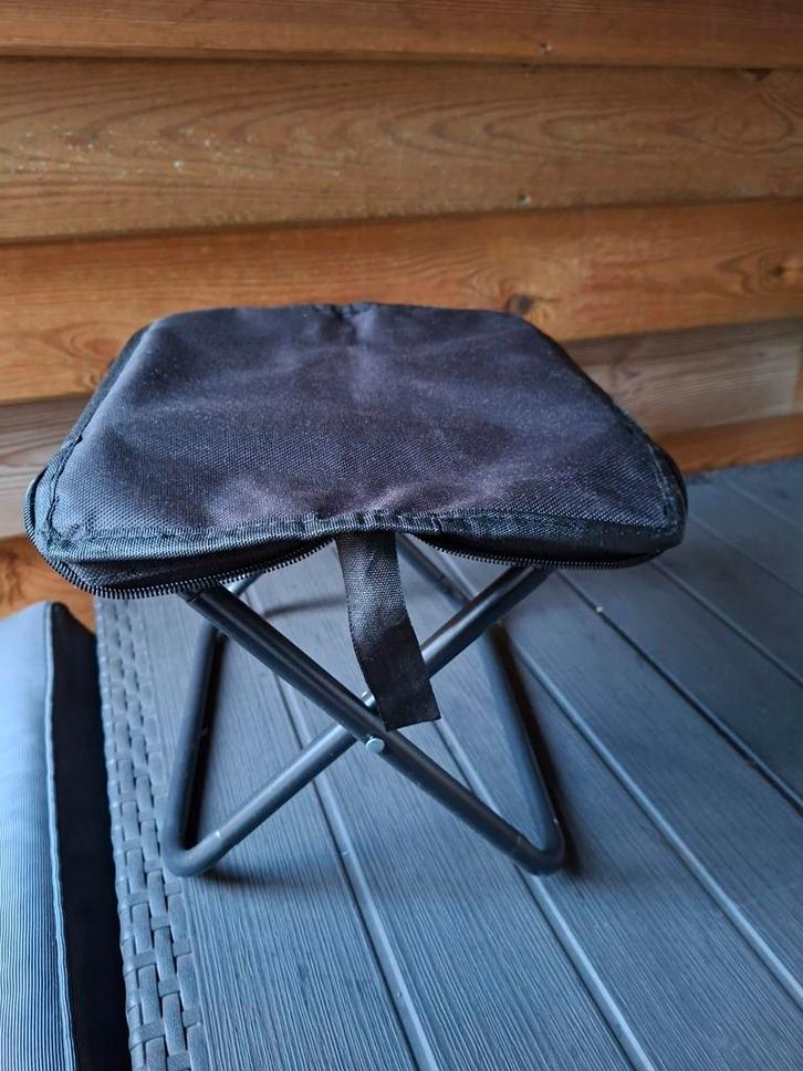 Kleine Opvouwbare Campingkruk, Caravans en Kamperen, Kampeermeubelen, Zo goed als nieuw, Campingstoel, Ophalen of Verzenden