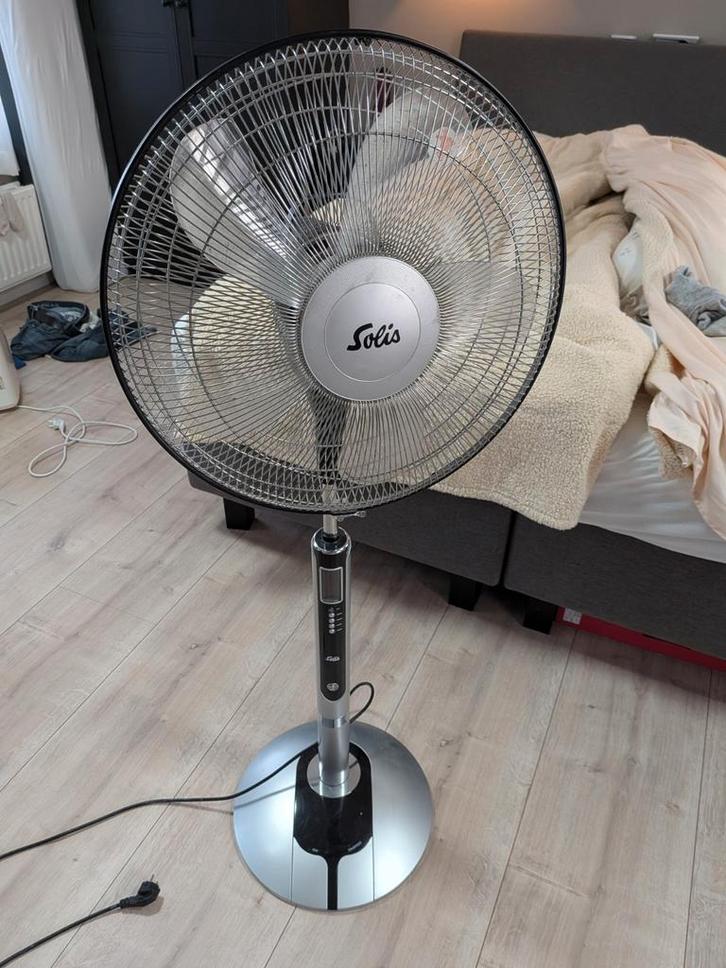 Solis Fan-Tastic Statiefventilator met Afstandsbediening, Witgoed en Apparatuur, Ventilatoren, Statiefventilator, Ophalen