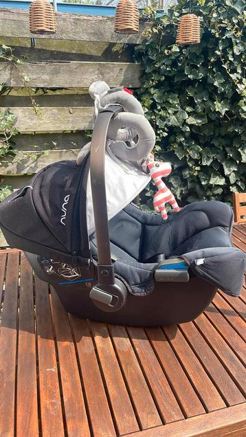 Nuna maxi cosi beschikbaar voor biedingen
