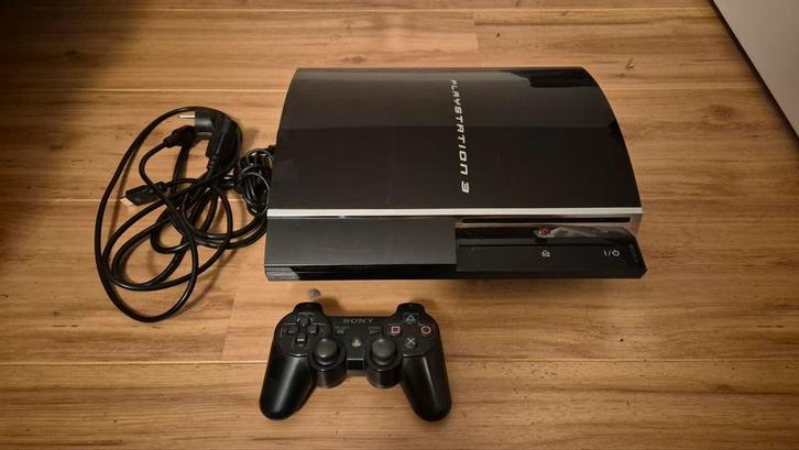 PlayStation 3 + 1 controller, Spelcomputers en Games, Spelcomputers | Sony PlayStation 3, Zo goed als nieuw, Phat, 500 GB, Met 1 controller
