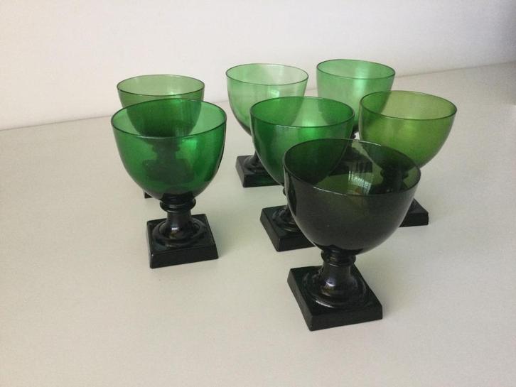 Wijnglas donkergroen antiek Gorm de oude (Gorm den gamle) 7x, Antiek en Kunst, Antiek | Glas en Kristal, Ophalen of Verzenden