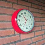 Clayre & Eef Wandklok 28 cm Rood, Ophalen of Verzenden, Zo goed als nieuw, Analoog, Wandklok