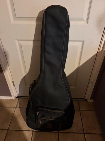 Gitaar tas beschikbaar voor biedingen