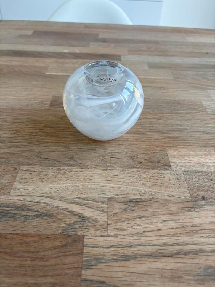 Kosta Boda theelichthouder White Moon Anna Ehrner, Huis en Inrichting, Woonaccessoires | Kandelaars en Kaarsen, Zo goed als nieuw