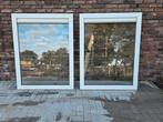 2 jong gebruikte kunststof raamkozijnen, Doe-het-zelf en Verbouw, Kunststof, Gebruikt, Raamkozijn, Inclusief glas