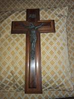 Antiek Houten Kruisbeeld met Christus, Verzenden