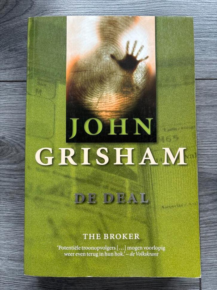 De Deal - John Grisham (Gelezen), Boeken, Thrillers, Zo goed als nieuw, Nederland, Ophalen of Verzenden