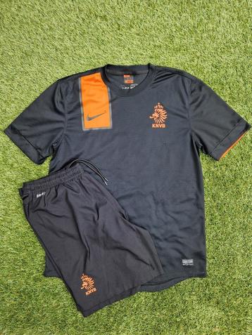 Nederlands elftal tenue 2012 KNVB Oranje broekje + shirt  L beschikbaar voor biedingen