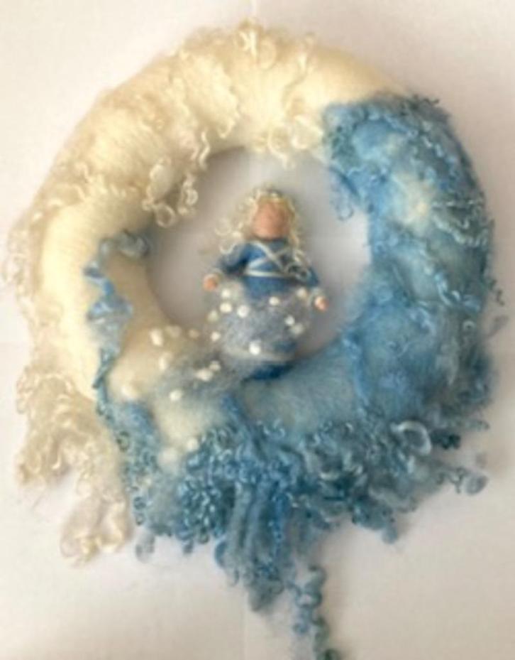 Waldorf vilten muurhanger (vrouw holle/ winter/ baby), Kinderen en Baby's, Overige Kinderen en Baby's, Zo goed als nieuw, Ophalen