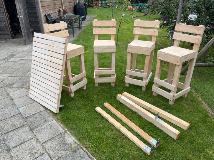Prachtige handgemaakte tuinset/eettafel, Tuin en Terras, Tuinsets en Loungesets, Zo goed als nieuw, Tuinset, Hout, 4 zitplaatsen