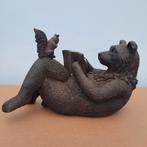 Groot Beeld van een Lezende Beer met Eekhoorn, Ophalen of Verzenden, Nieuw, Hond of Kat, Beeldje of Figuurtje