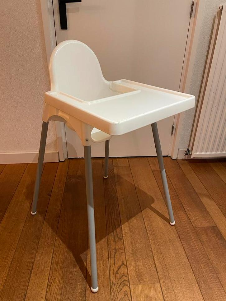 IKEA kinderstoel met blad, kussen en riempjes, Kinderen en Baby's, Kinderstoelen, Gebruikt, Overige typen, Gordel(s), Ophalen