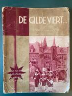 Plaatjes / fotoboek "De Gilde Viert"., Antiek en Kunst, Ophalen of Verzenden, J.v.d.Ven.
