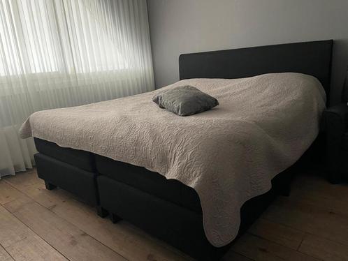 Boxspring 180x200 (kan 30 juli bezorgd worden), Huis en Inrichting, Slaapkamer | Boxsprings, Zo goed als nieuw, 140 cm, 200 cm