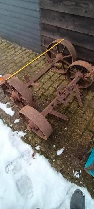 Zwaar ijzeren onderstel van ruston stationaire motor, Doe-het-zelf en Verbouw, Motoren, Gebruikt, Ophalen