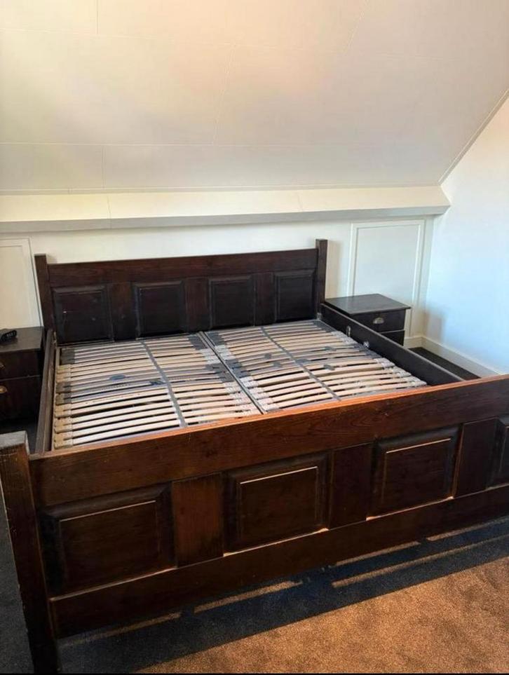 200x180 Houten Bed + elektrische Lattenbodems & Nachtkastjes, Huis en Inrichting, Slaapkamer | Bedden, Zo goed als nieuw, Tweepersoons