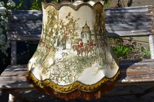 Vintage Klassieke Lampenkap (met paarden), Huis en Inrichting, Lampen | Lampenkappen, Gebruikt, 50 cm of meer, Rond, Overige kleuren