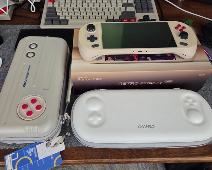 Ayaneo Pocket EVO Retro 1TB - 24GB RAM, Spelcomputers en Games, Spelcomputers | Overige, Zo goed als nieuw, Ophalen of Verzenden