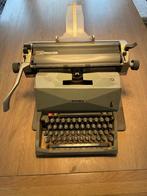 Olivetti Typemachine - Vintage Erfstuk van Grootvader, Antiek en Kunst, Ophalen