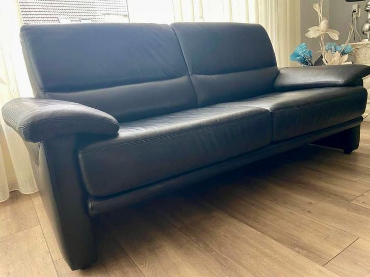 W.Schillig 2,5 zits leren bank - Perfecte staat!, Huis en Inrichting, Banken | Bankstellen, Zo goed als nieuw, Rechte bank, Tweepersoons