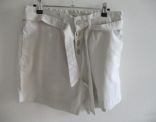 Pescara ecru linnen shorts, maat M, Kleding | Dames, Broeken en Pantalons, Nieuw, Maat 38/40 (M), Beige, Kort, Verzenden