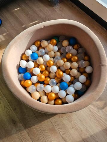 Meuwbaby Ballenbak Oude Roze/Beige + 300 Ballen beschikbaar voor biedingen