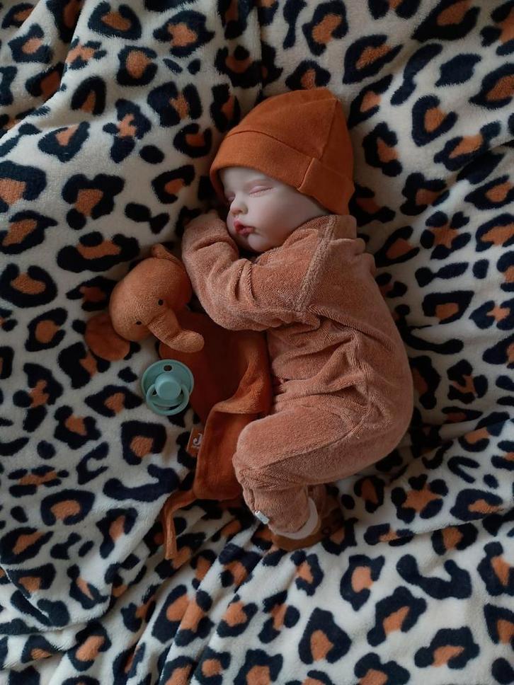 Schattig levensechte Reborn pop! Jongetje/Verzwaard, Verzamelen, Poppen, Nieuw, Babypop, Verzenden