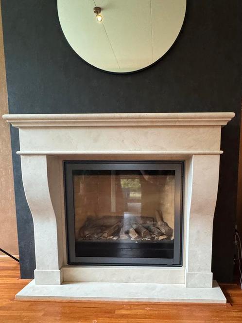 Luxe marmeren schouw met Faber Spectrum inbouw gashaard, Huis en Inrichting, Haarden, Zo goed als nieuw, Gashaard, Ophalen