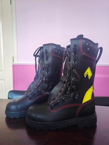Gore-Tex, Haix, kisten  beschikbaar voor biedingen