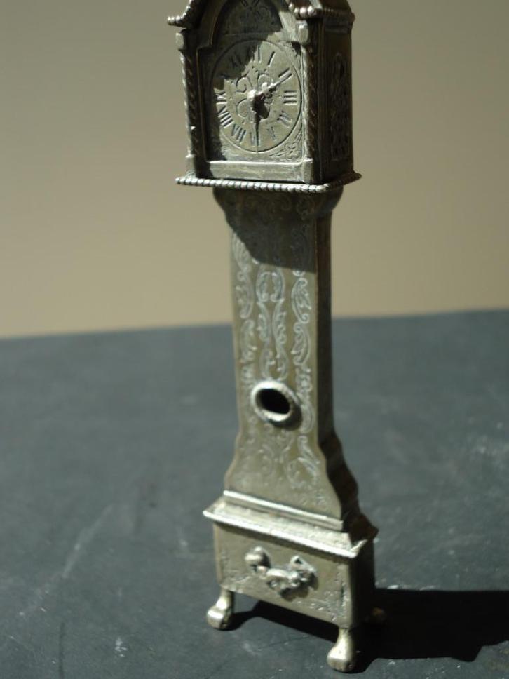 antieke miniatuur klok poppenhuis staanklok grootvaderklok, Antiek en Kunst, Antiek | Klokken, Ophalen of Verzenden