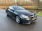 Mercedes-Benz E-Klasse E200 AMG Coupe Sport 2014 Zwart Pano, Auto's, Achterwielaandrijving, 1800 kg, Euro 6, 4 cilinders