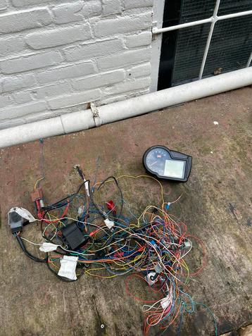 kabelboom + digitale teller aprillia GPR 50 2 tak beschikbaar voor biedingen