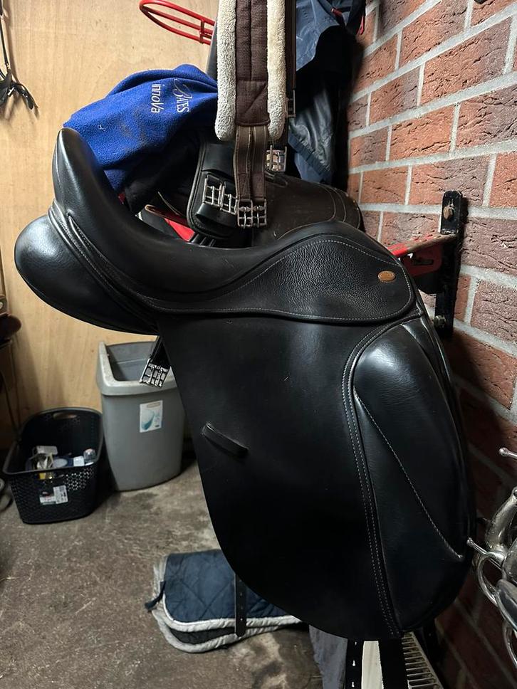 Kent en masters s line 17.5, Dieren en Toebehoren, Paarden en Pony's | Zadels, Zo goed als nieuw, Dressuur, Ophalen of Verzenden