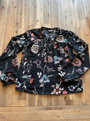 Zwarte blouse met bloemen mt 36 jacqueline de Yong beschikbaar voor biedingen