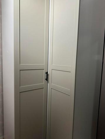 Mooie ikea pax hoekkast 2 jaar oud, beige met wit, extras
